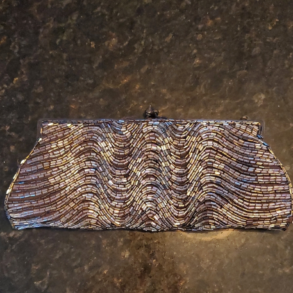 MOYNA Elegant Silver Clutch Bag